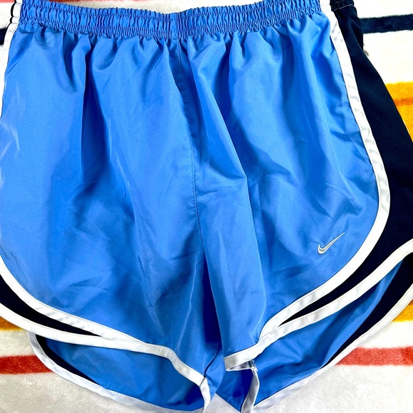 🌺Nike Dri-Fit Tempo Women’s Athletic Shorts🌸🌺 - Picture 2 of 15